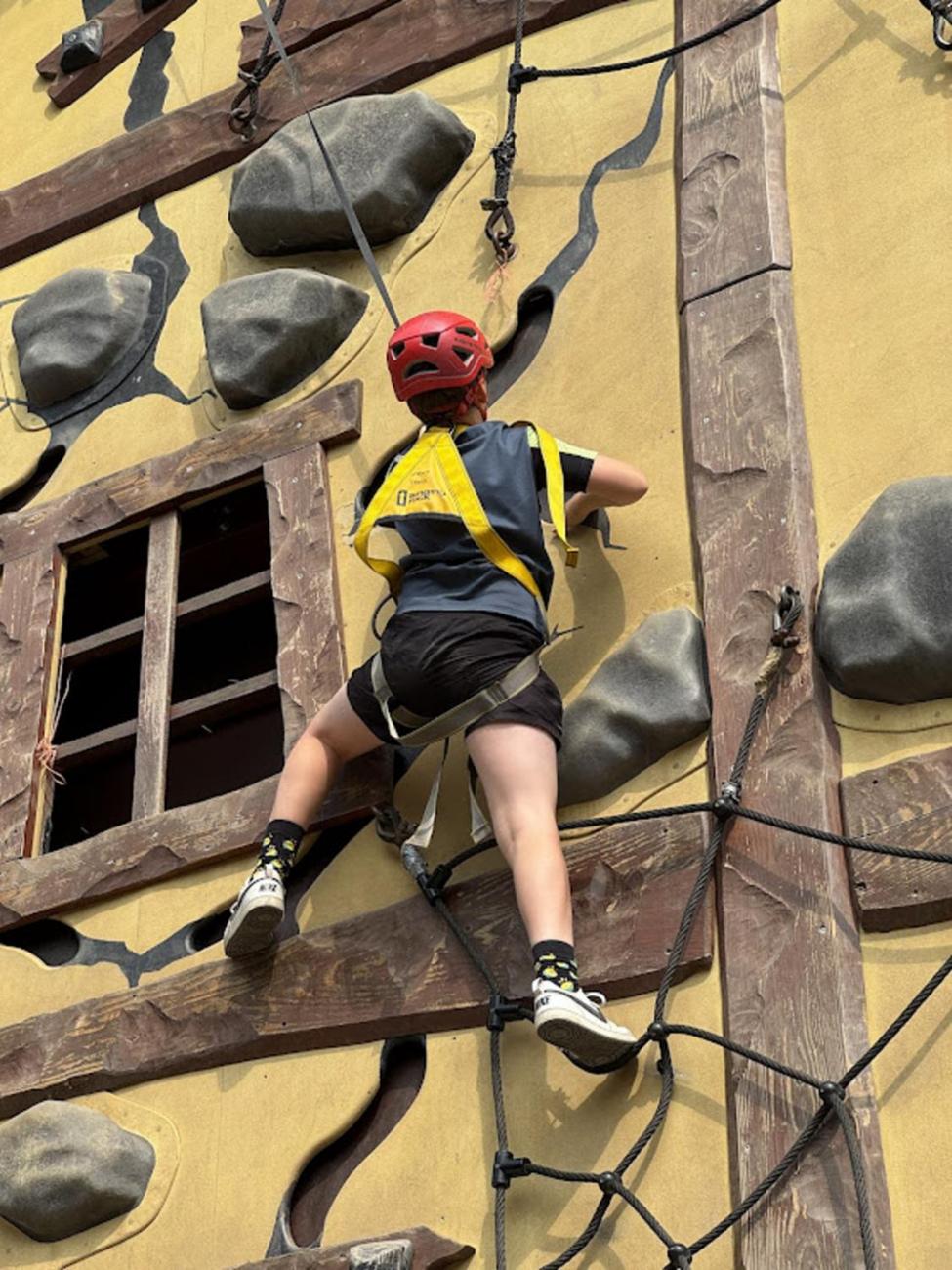 Školní výlet do outdoorového resortu Březová 5.A a 5.B
