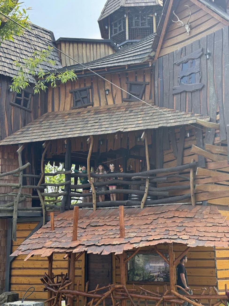 Školní výlet do outdoorového resortu Březová 5.A a 5.B
