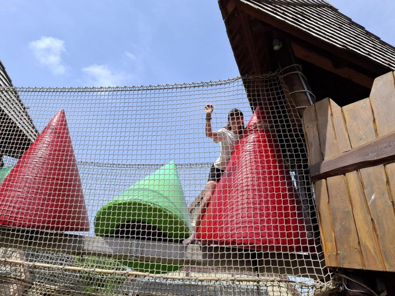 Školní výlet do outdoorového resortu Březová 5.A a 5.B