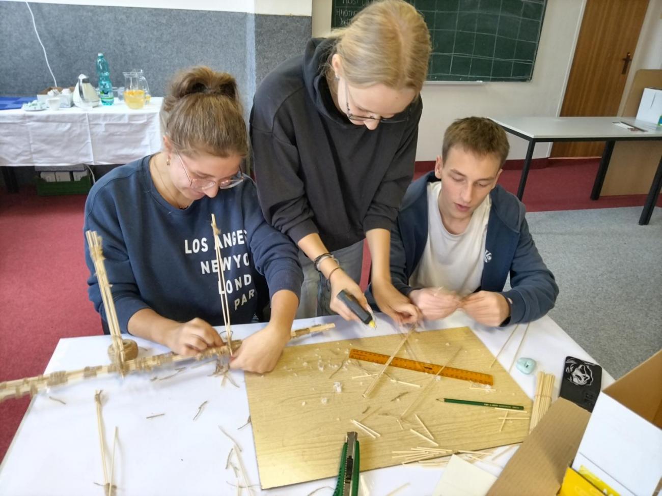 Stavíme mosty ze špejlí