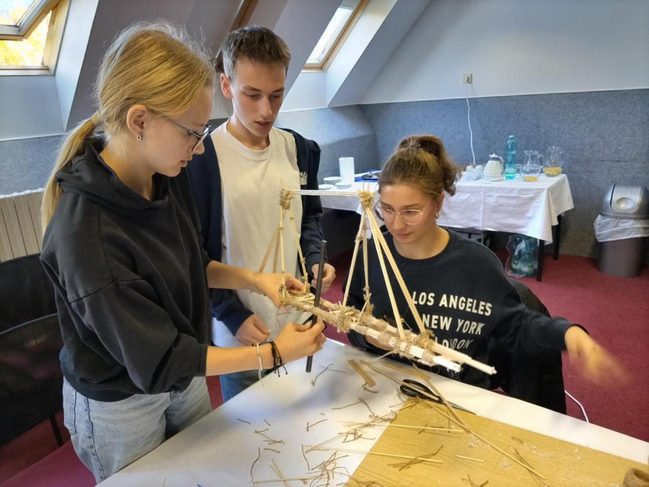 Stavíme mosty ze špejlí