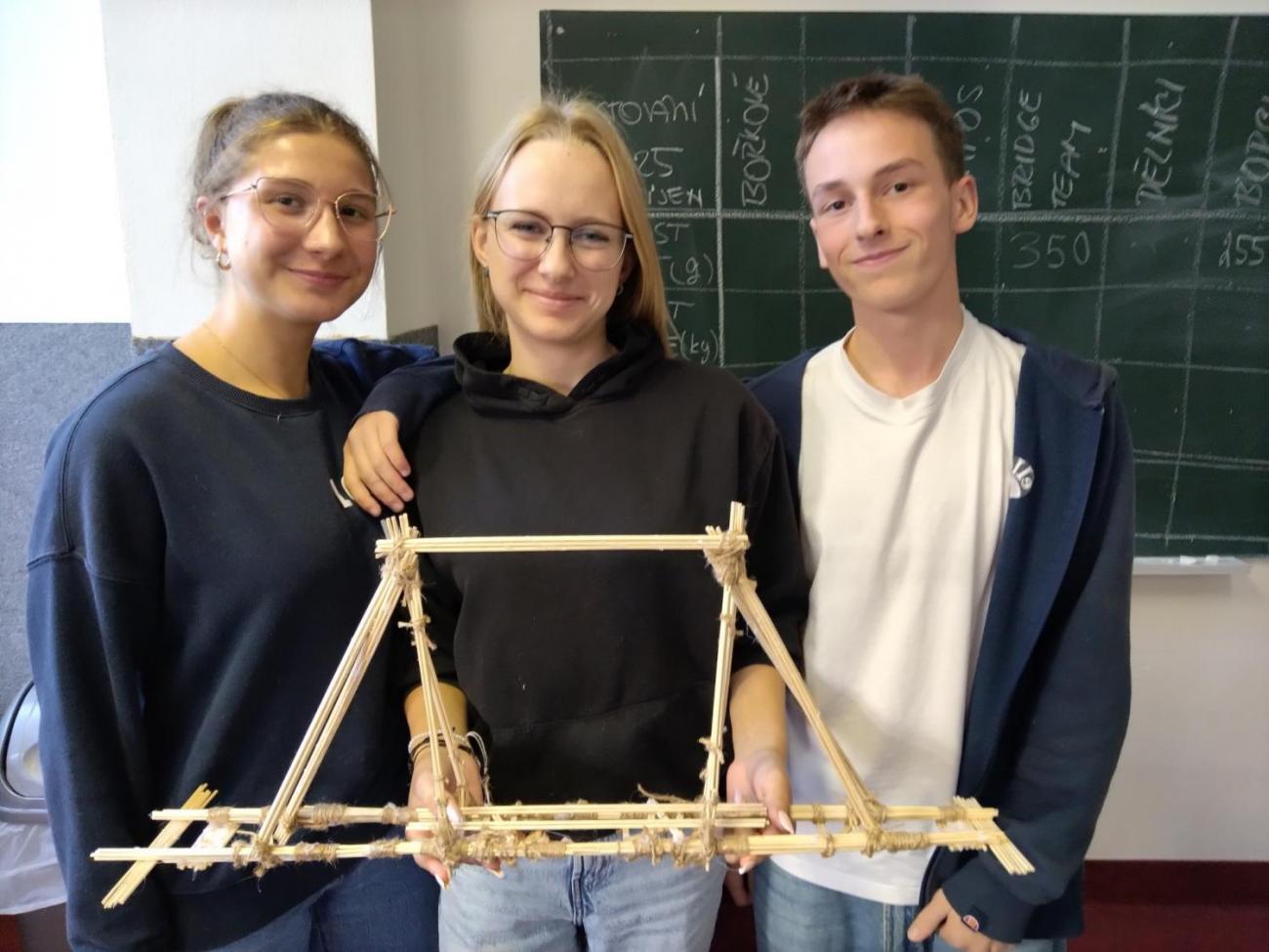 Stavíme mosty ze špejlí