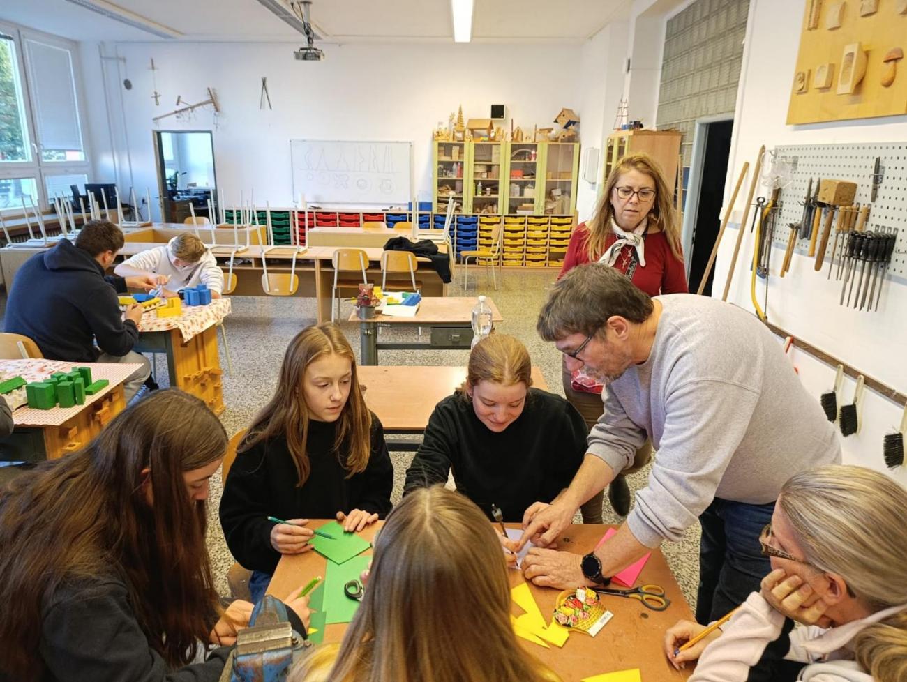 Spolupráce 8.C s DTS - Kostky jsou vrženySpolupráce 8.C s DTS - Kostky jsou vrženy