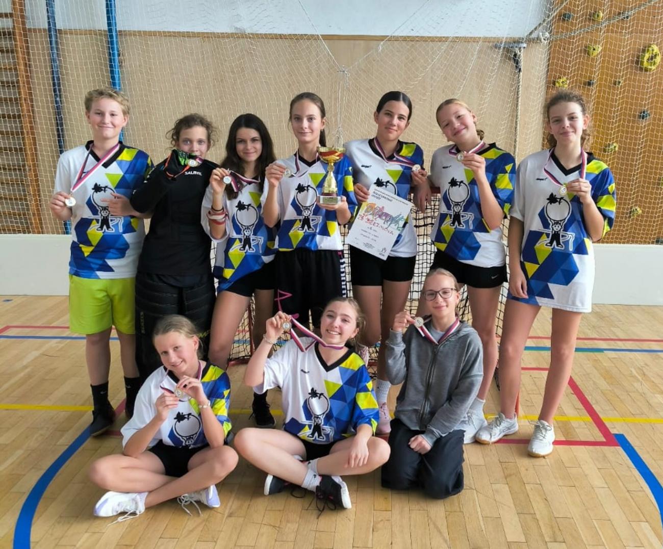 Zlato pro naše mladší žákyně ve florbalu!