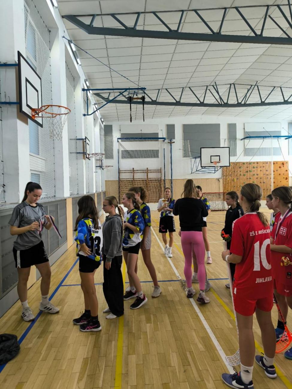 Zlato pro naše mladší žákyně ve florbalu!