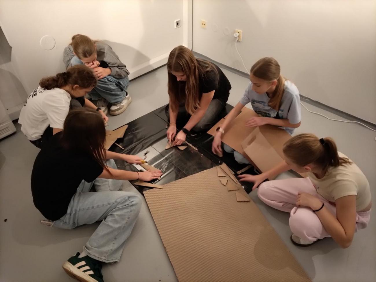 Výtvarný program k výstavě Jolany Havelkové – Zwischen zwei Orten, 7.C