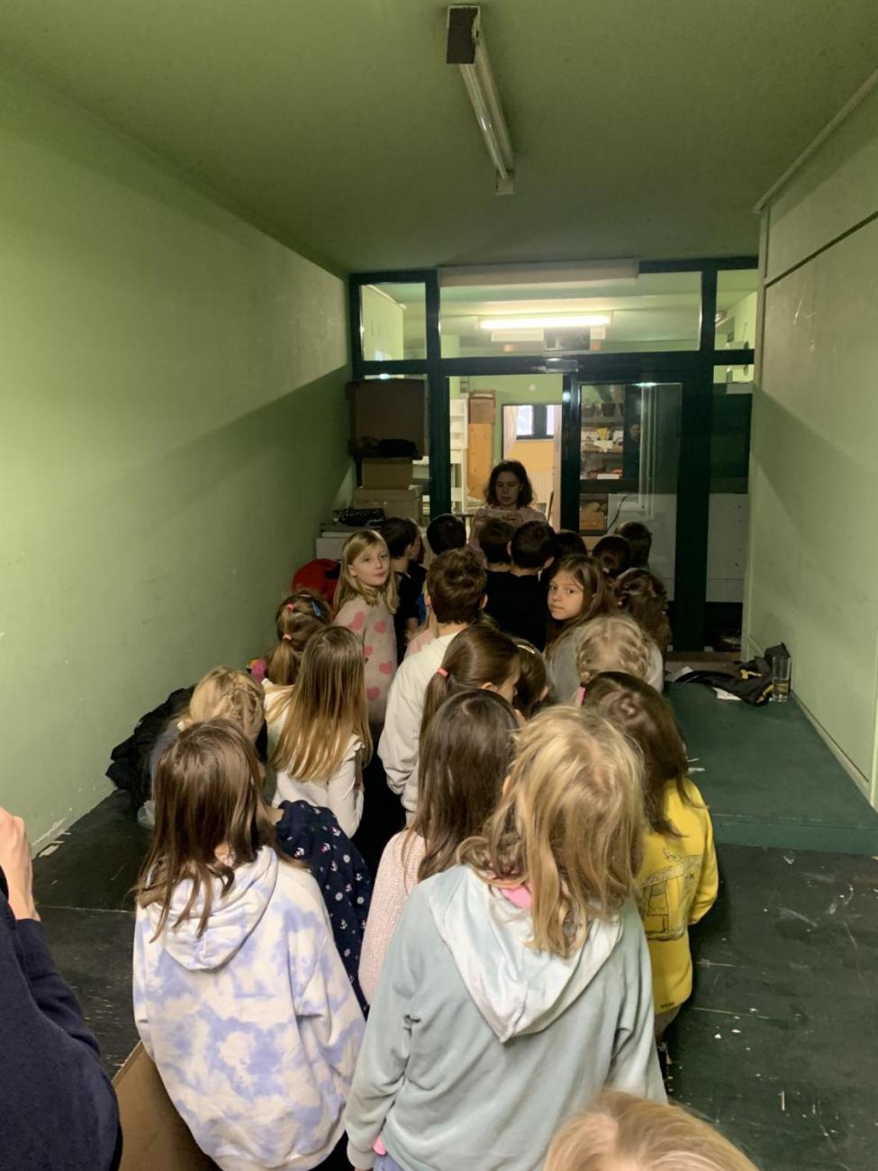 Poprvé v divadle  3.B