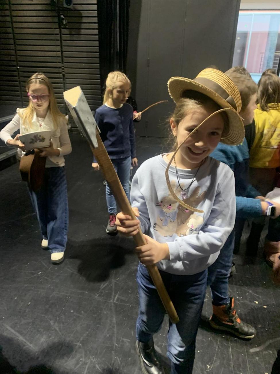 Poprvé v divadle  3.B