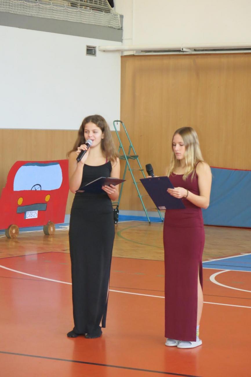 Vystoupení v tělocvičně v rámci 32. Veletrhu zdraví