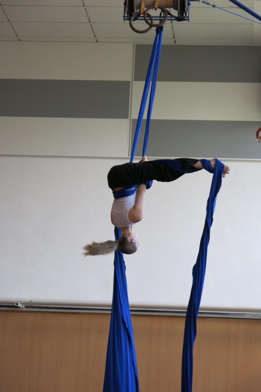 Vystoupení v tělocvičně v rámci 32. Veletrhu zdraví