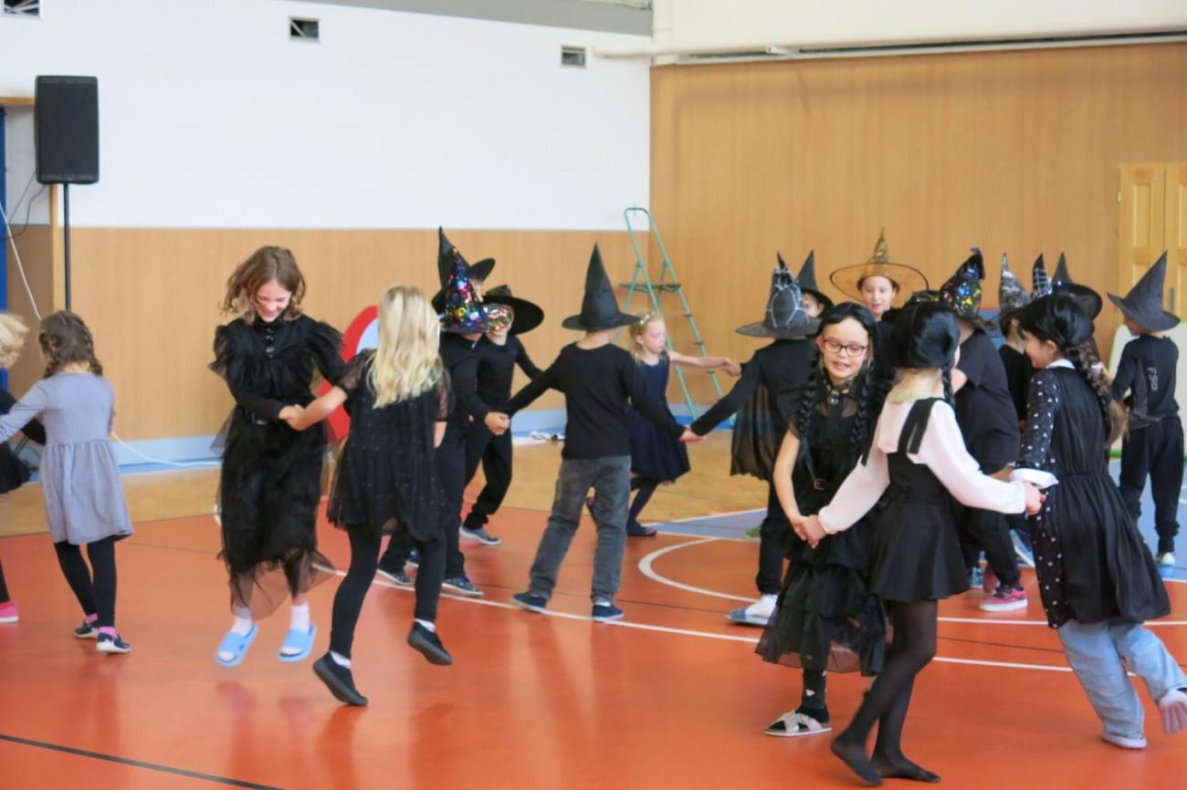 Vystoupení v tělocvičně v rámci 32. Veletrhu zdraví