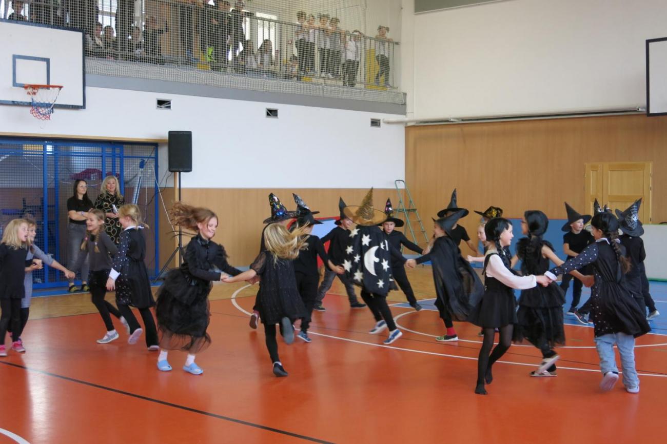 Vystoupení v tělocvičně v rámci 32. Veletrhu zdraví