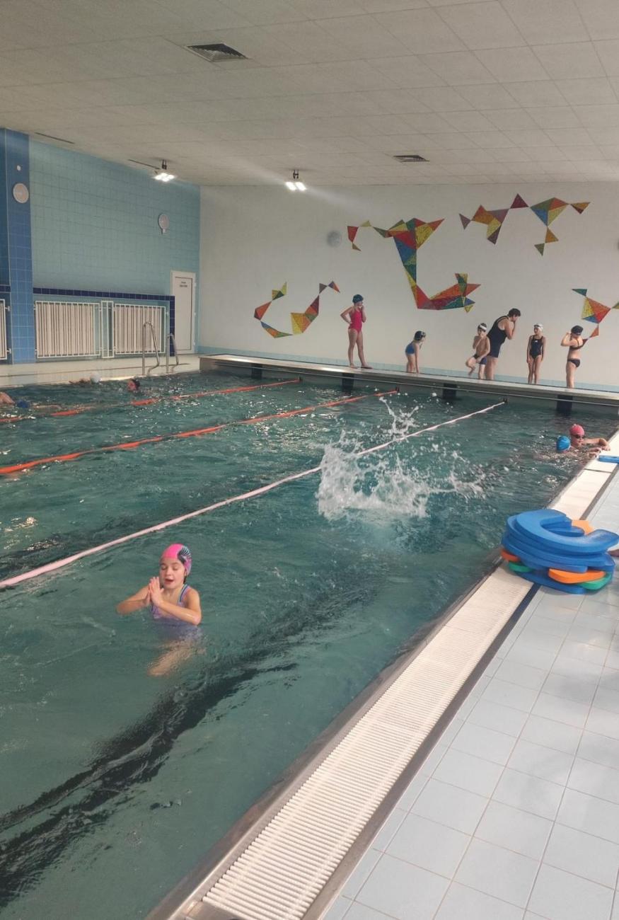 Zdokonalujeme se v plavání – 3. C v akci!