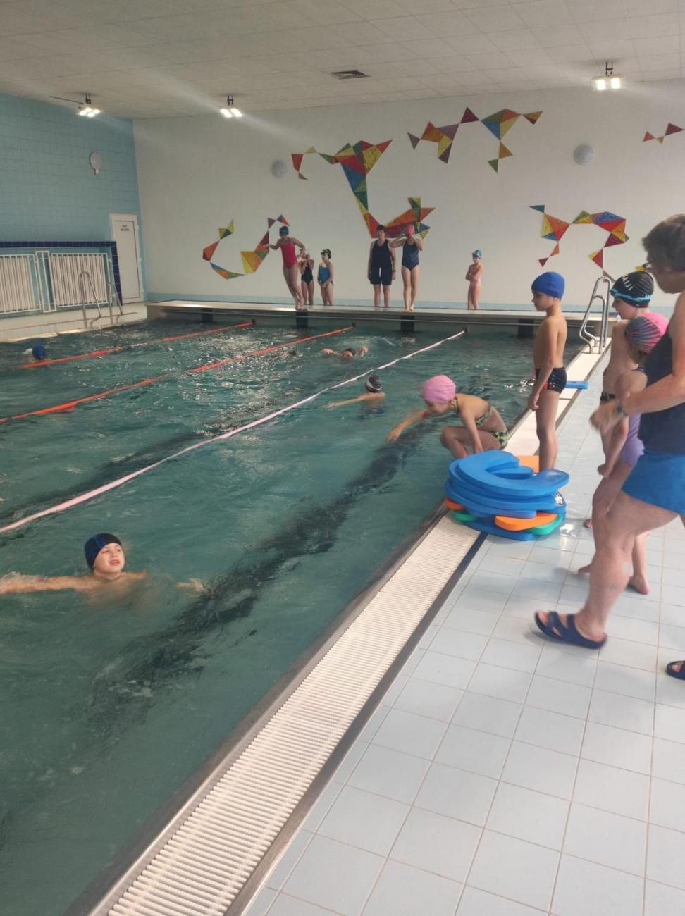 Zdokonalujeme se v plavání – 3. C v akci!