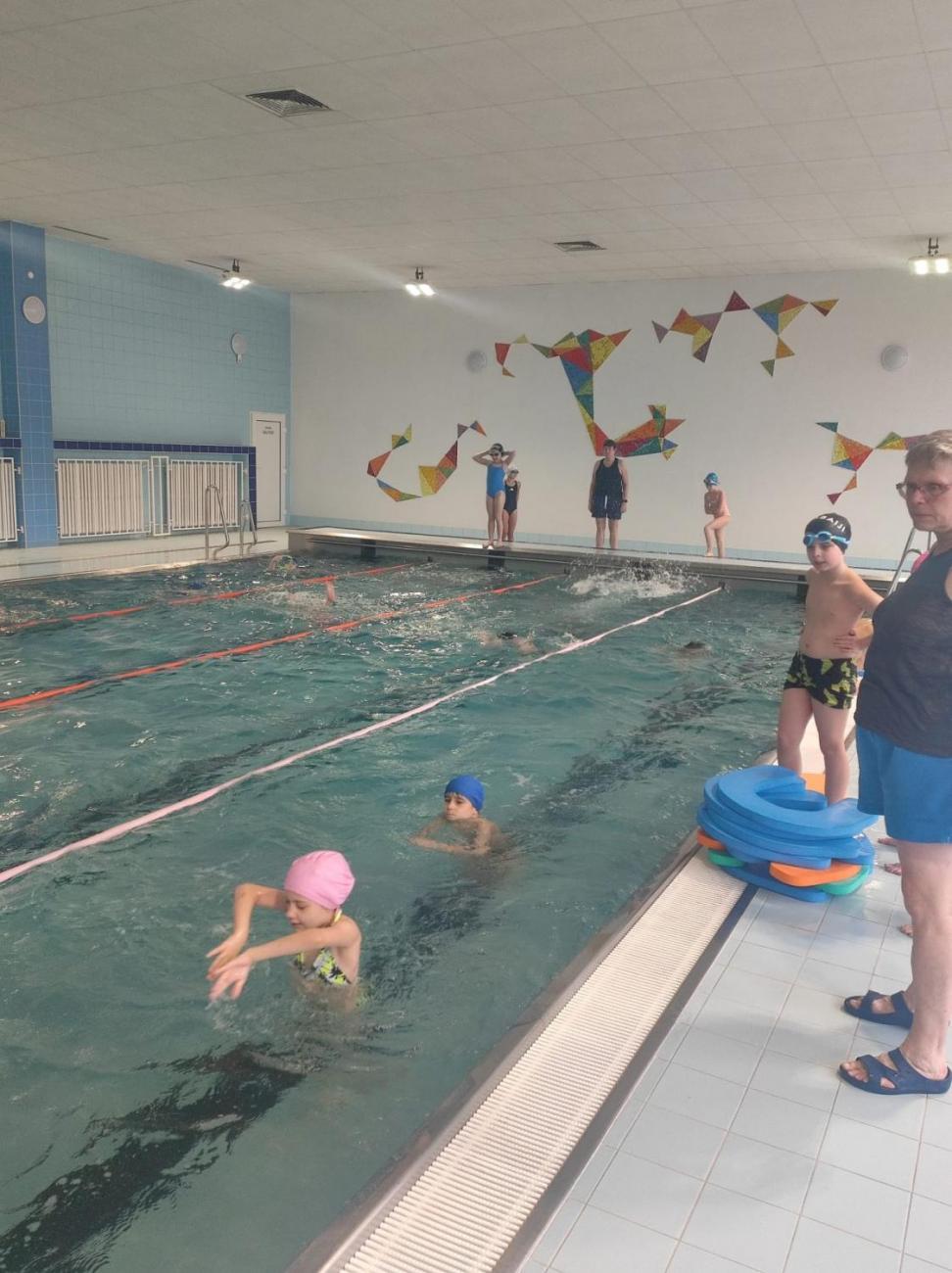 Zdokonalujeme se v plavání – 3. C v akci!