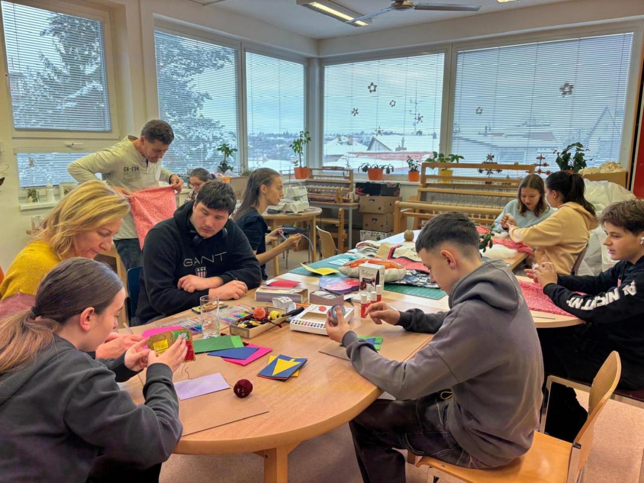 DTS + 8C - šití polštářů