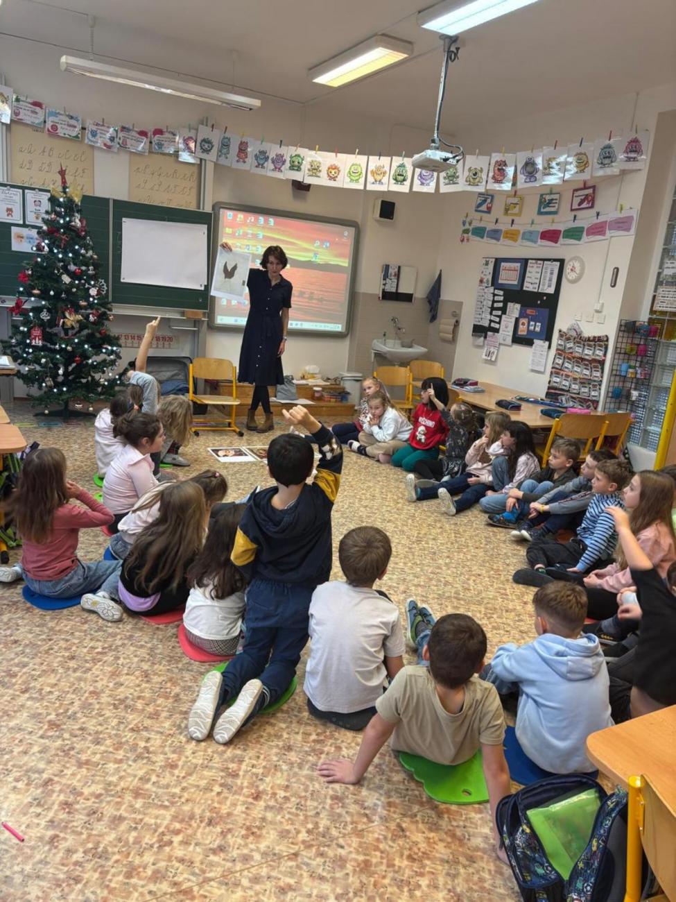 Vánoční program s paní Pitrovou z OGV  2.B