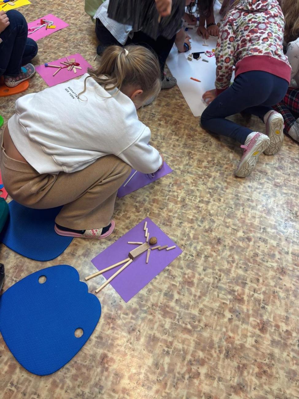 Vánoční program s paní Pitrovou z OGV  2.B