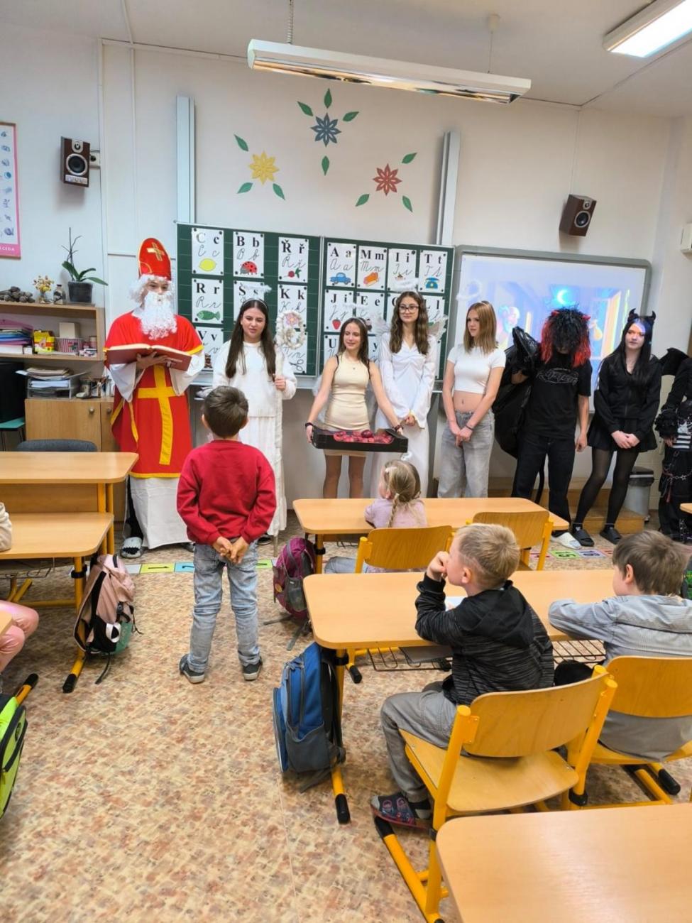 Mikulášská nadílka u prvňáčků