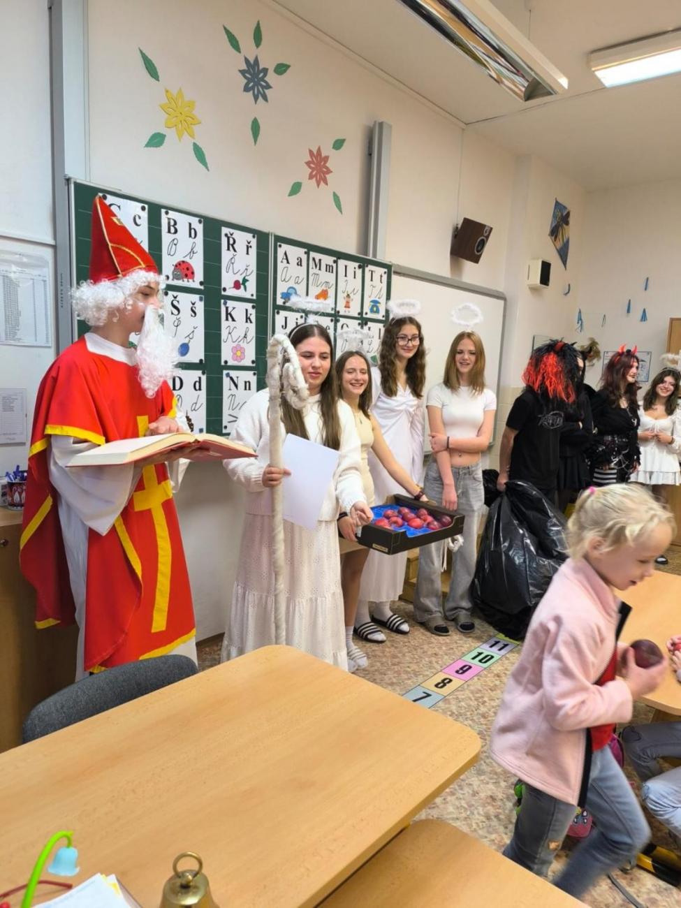 Mikulášská nadílka u prvňáčků