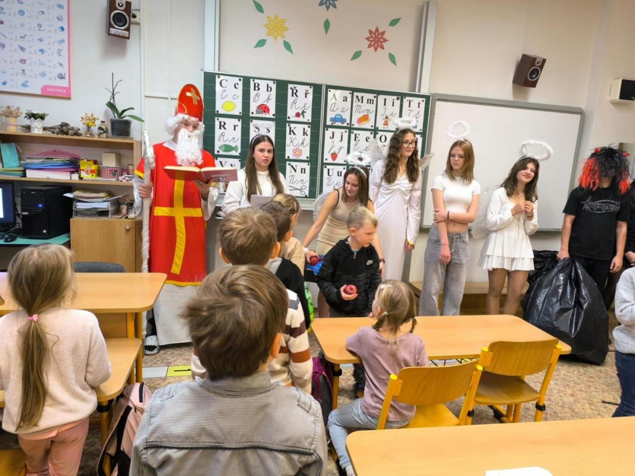 Mikulášská nadílka u prvňáčků