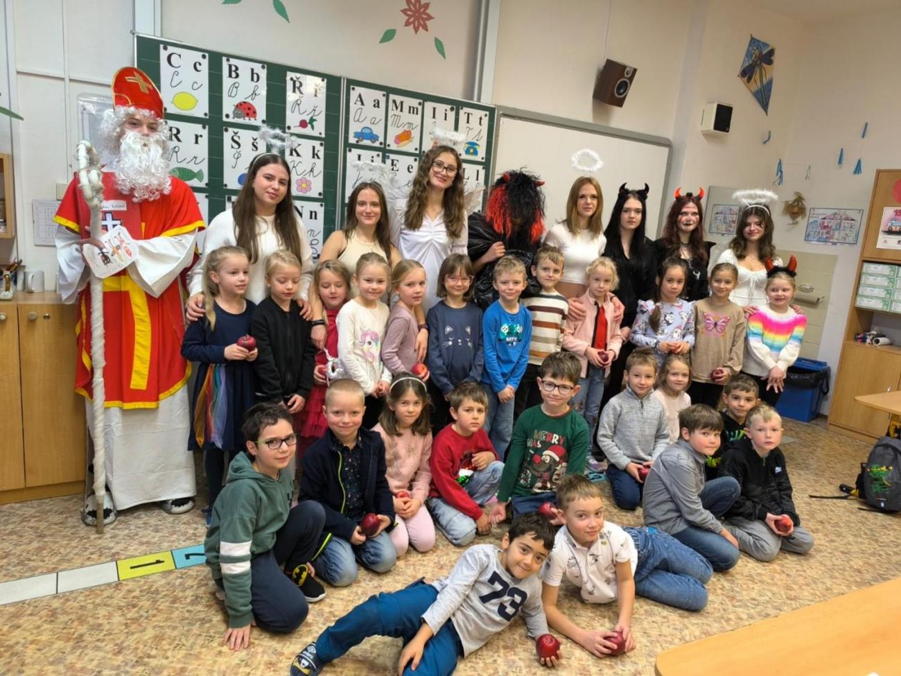 Mikulášská nadílka u prvňáčků