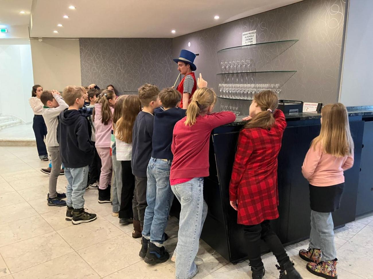 Poprvé v divadle 3.A