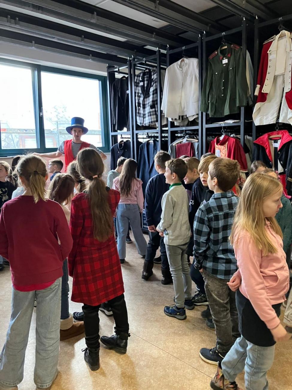 Poprvé v divadle 3.A