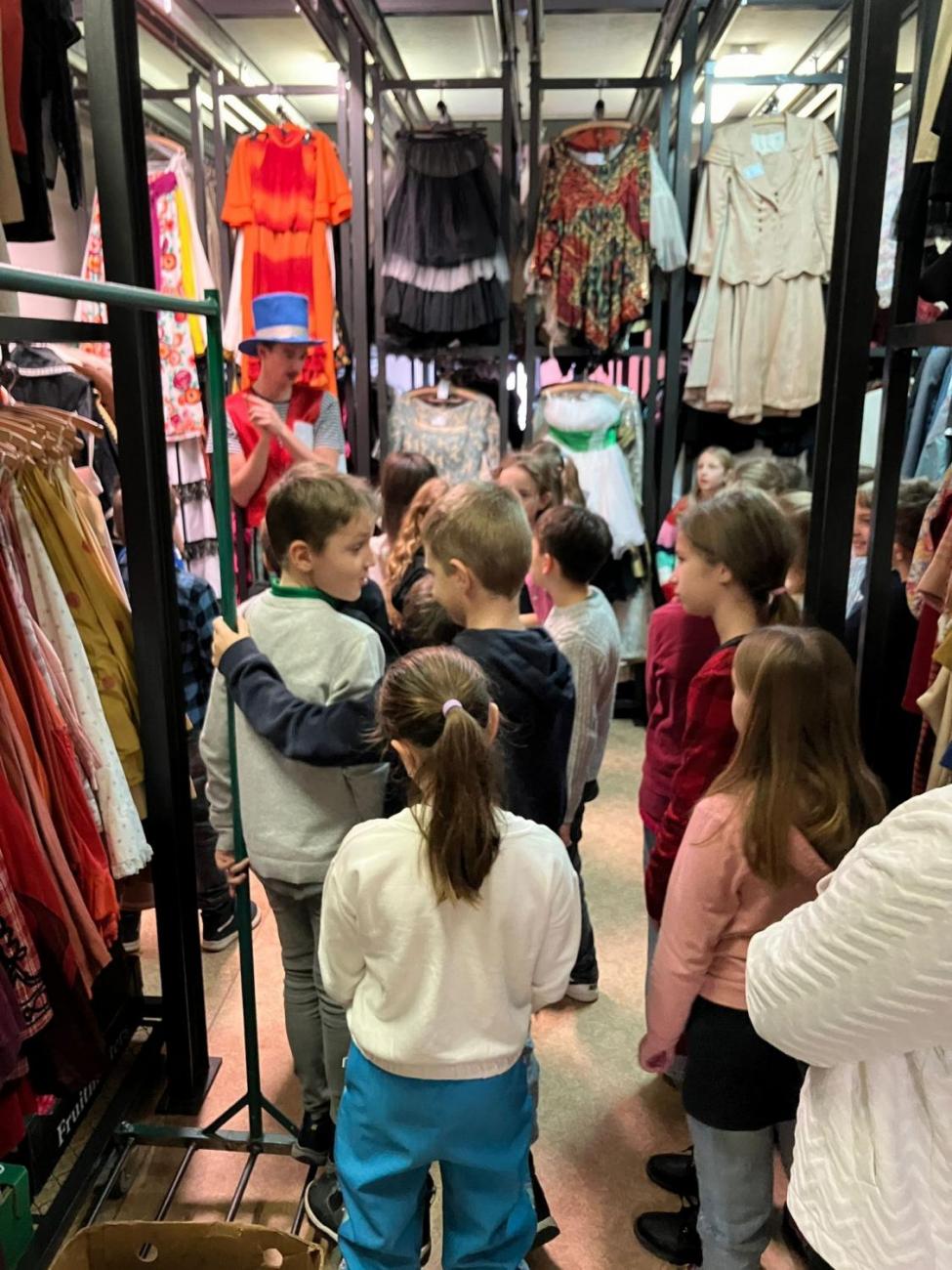 Poprvé v divadle 3.A