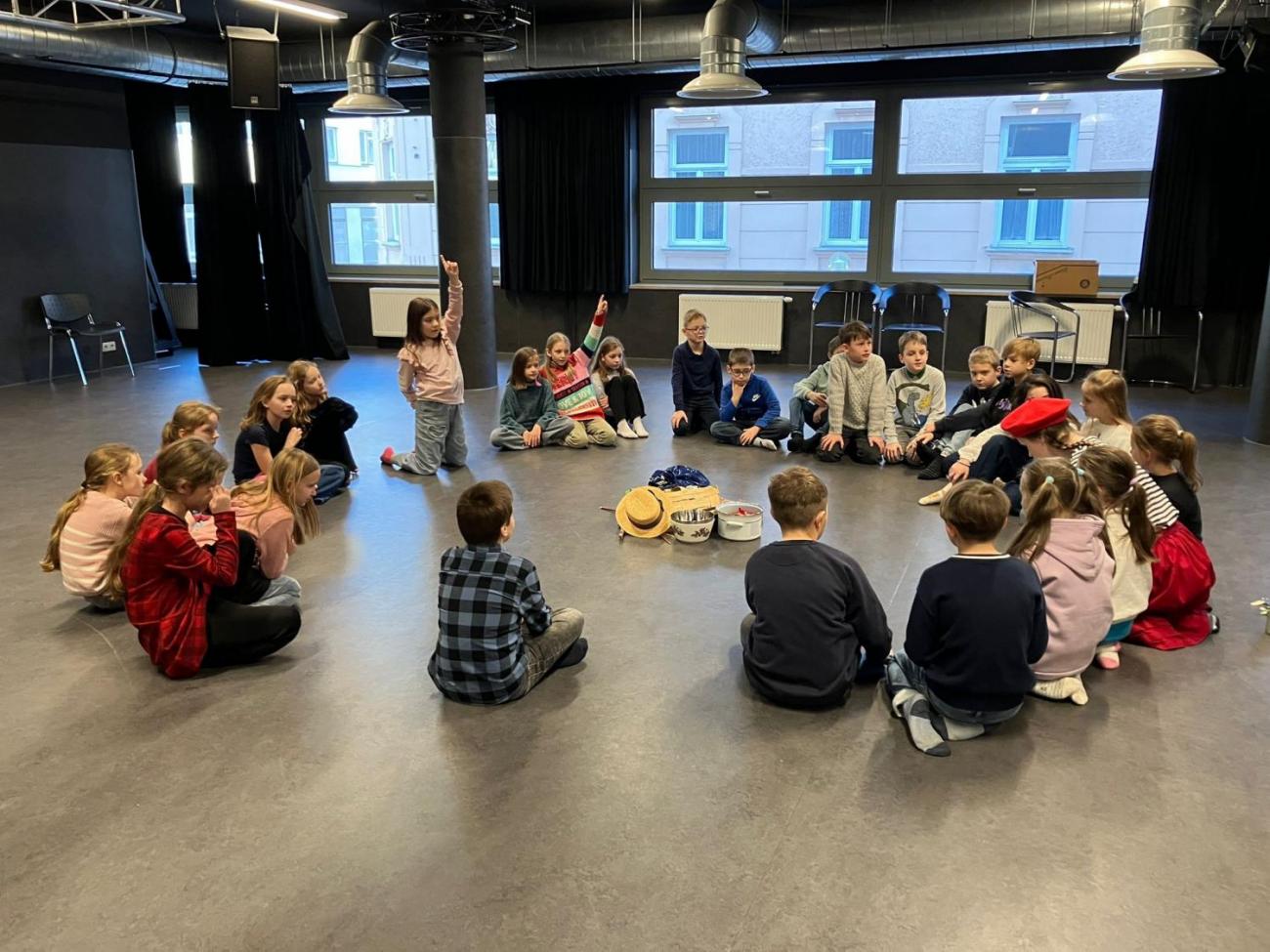 Poprvé v divadle 3.A