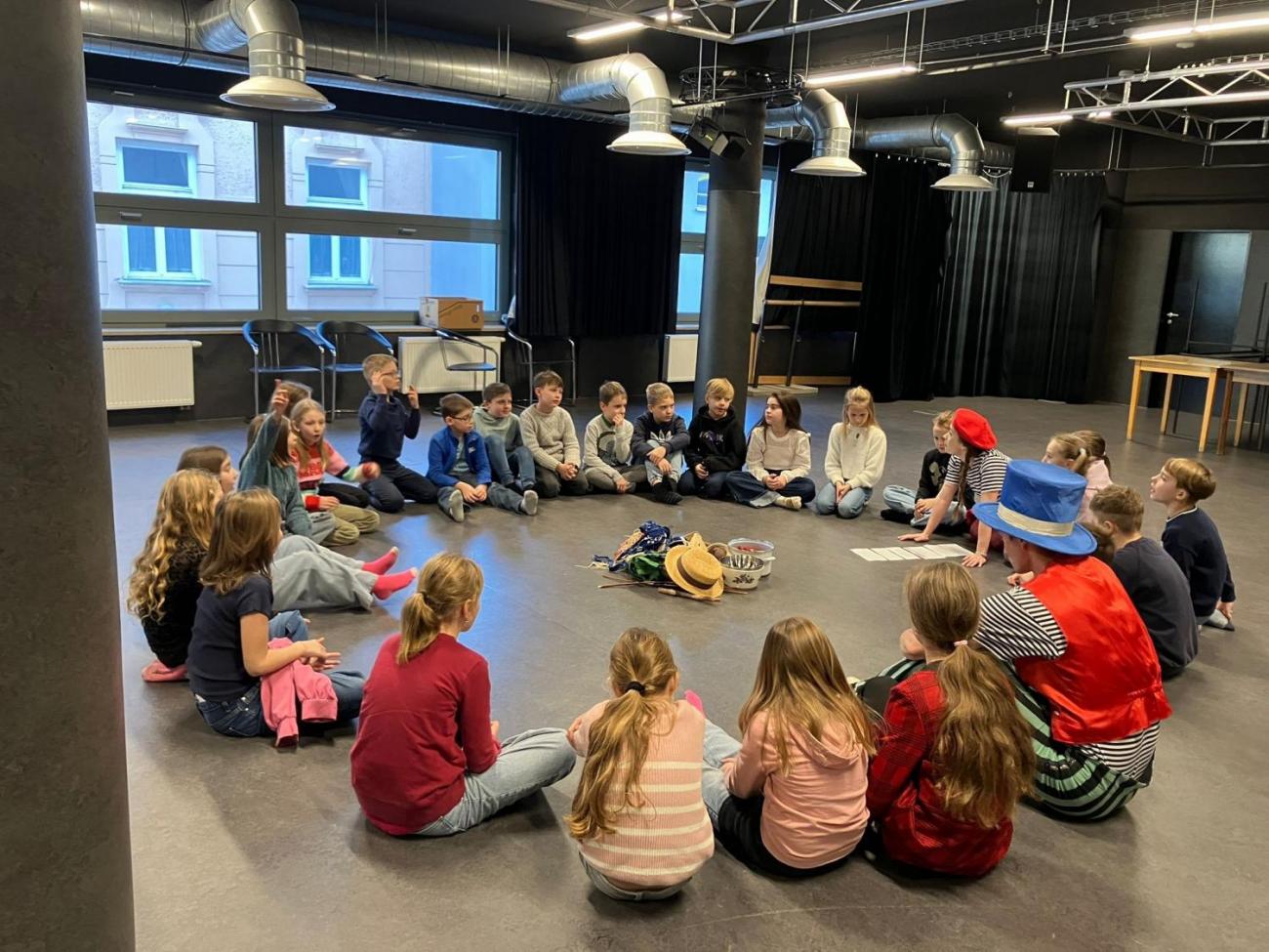 Poprvé v divadle 3.A