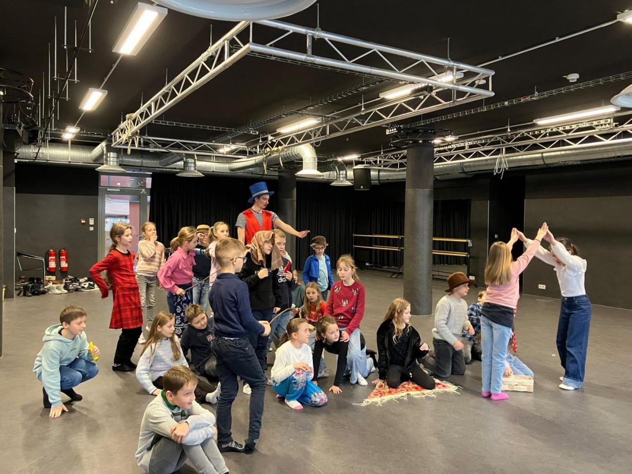 Poprvé v divadle 3.A