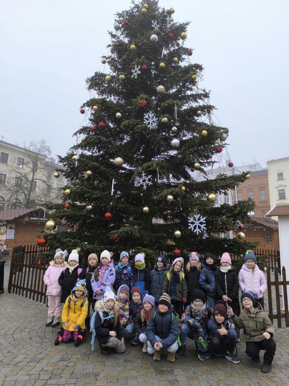Vánoční program třídy 1.A v městské knihovně