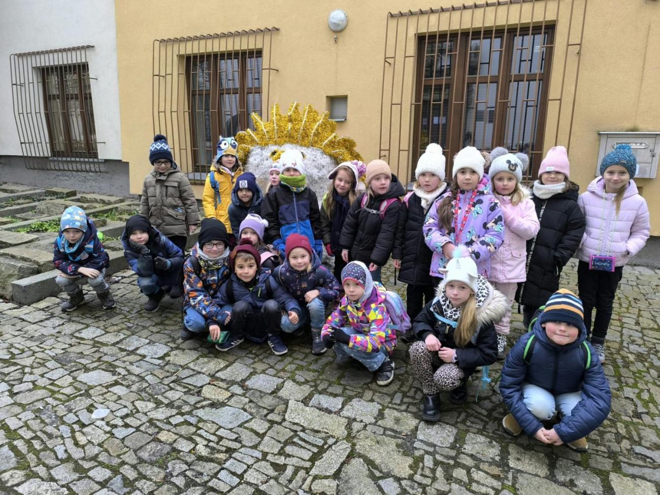 Vánoční program třídy 1.A v městské knihovně