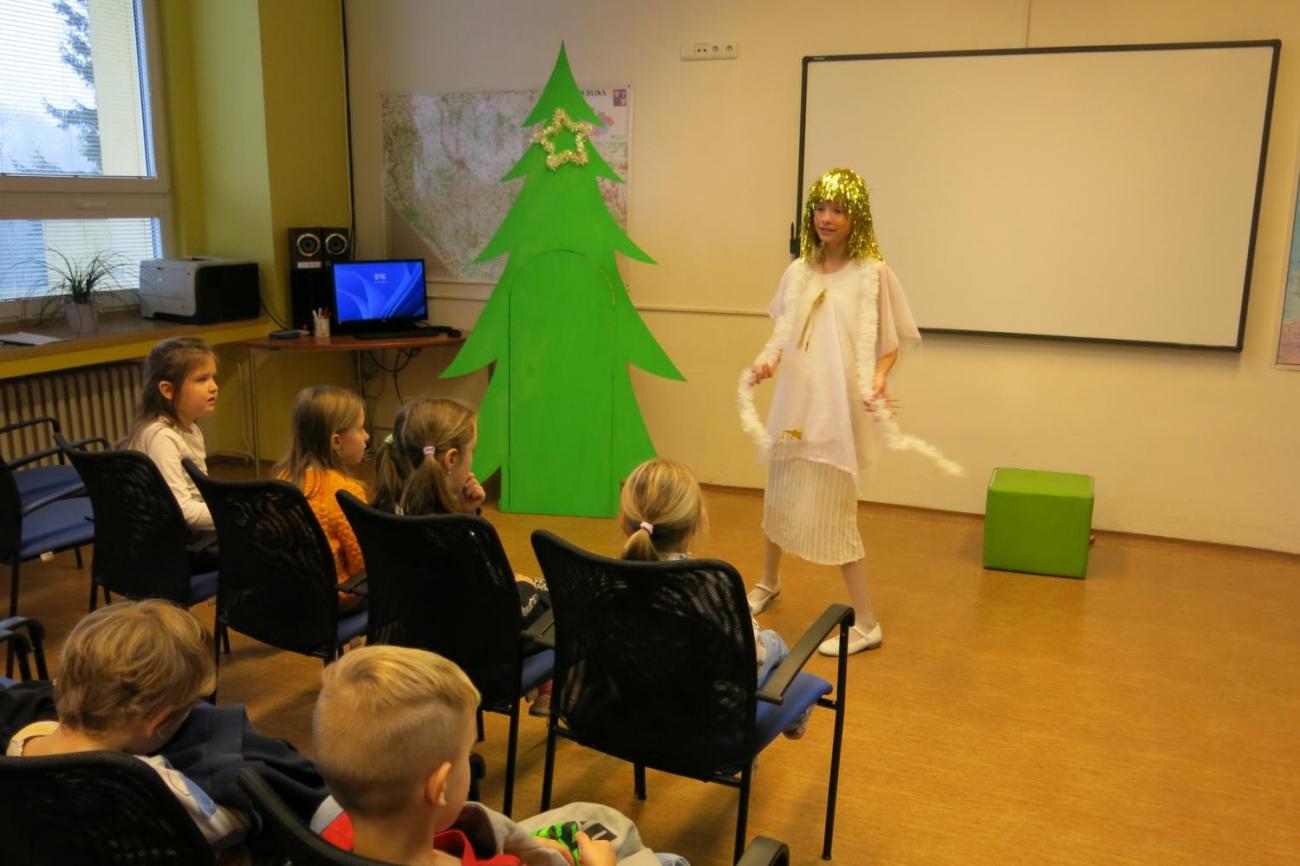 Divadelní představení dramatického kroužku "Zvířátka a Vánoce"