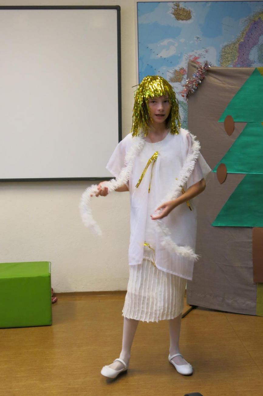 Divadelní představení dramatického kroužku "Zvířátka a Vánoce"