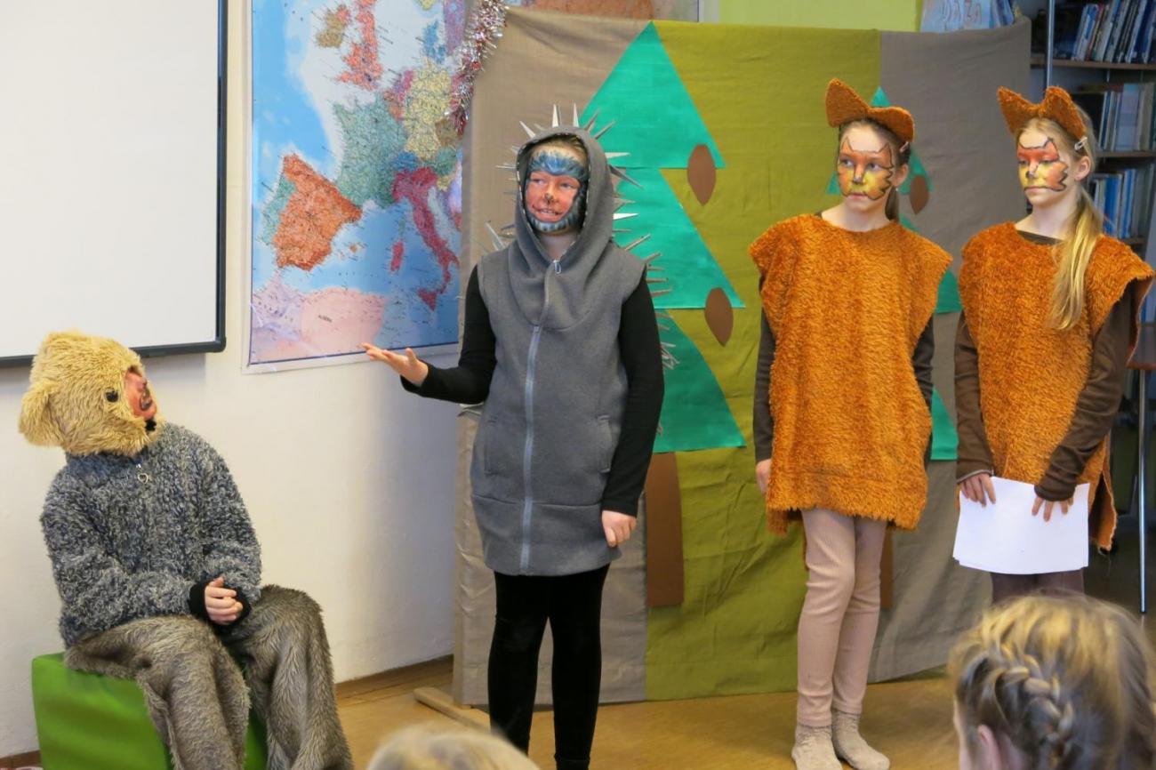 Divadelní představení dramatického kroužku "Zvířátka a Vánoce"