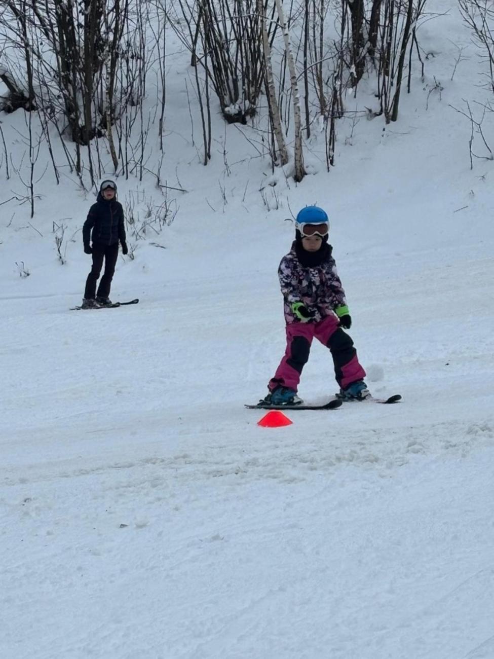 Den plný lyžování