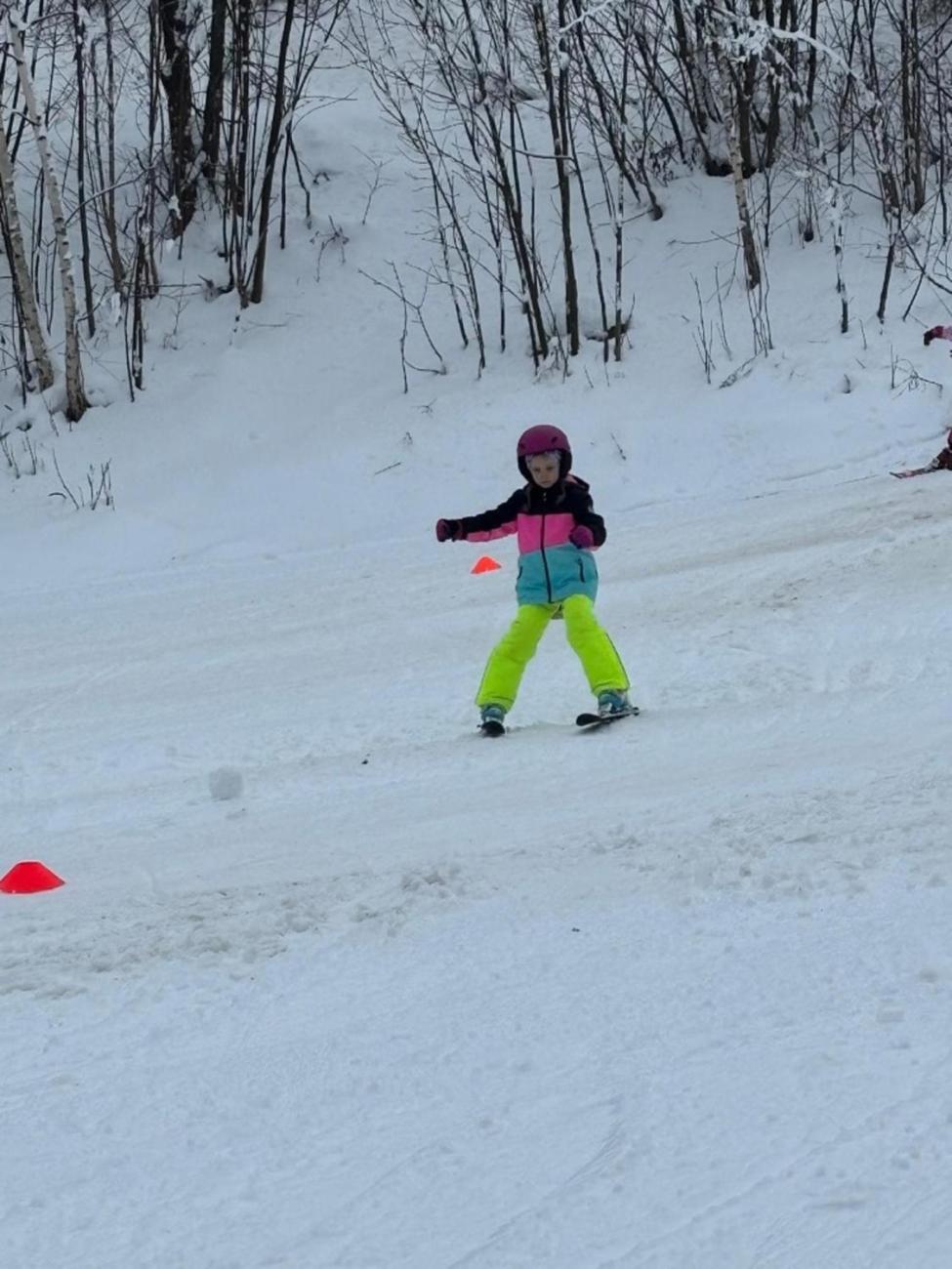 Den plný lyžování