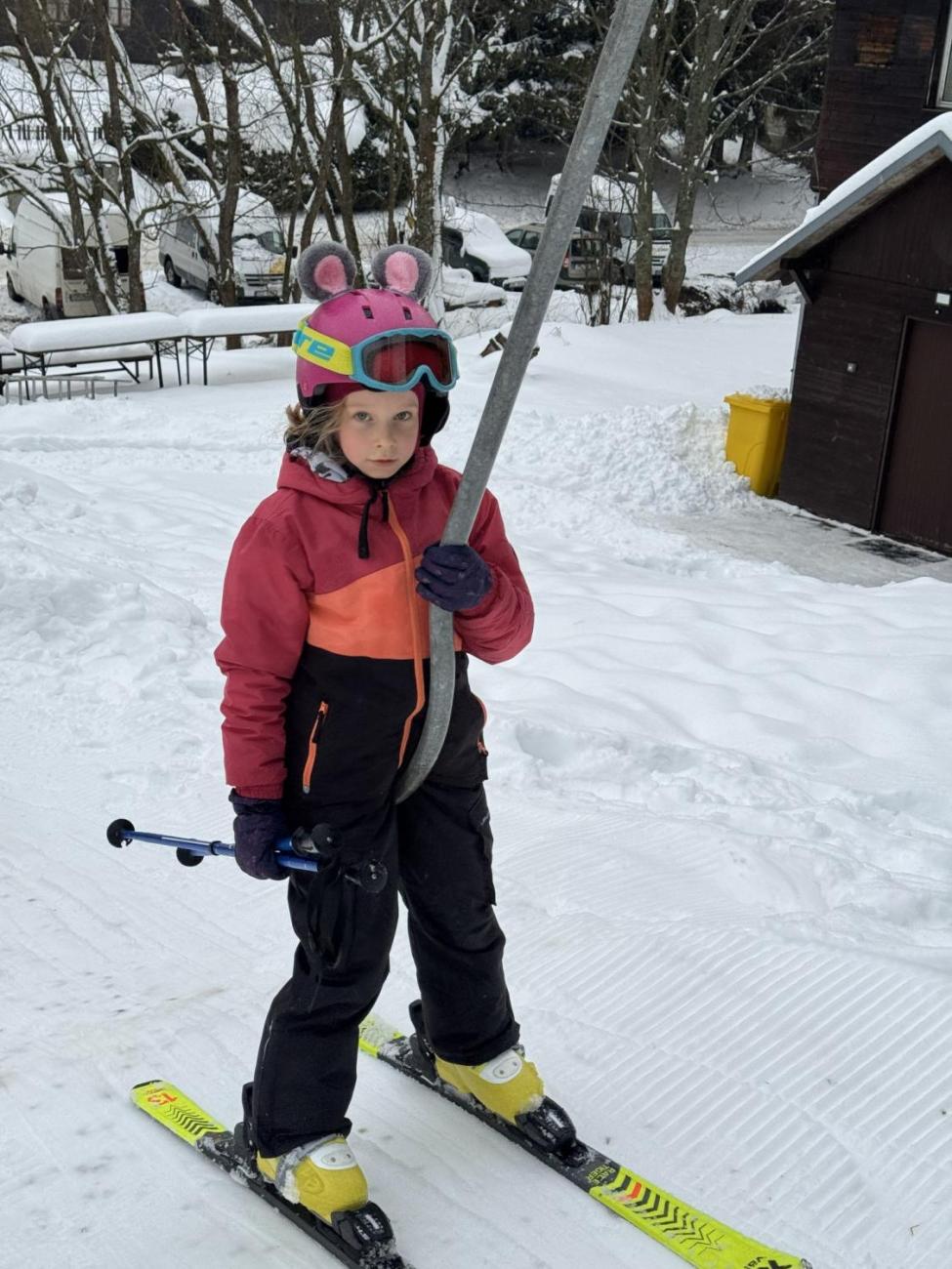 Den plný lyžování