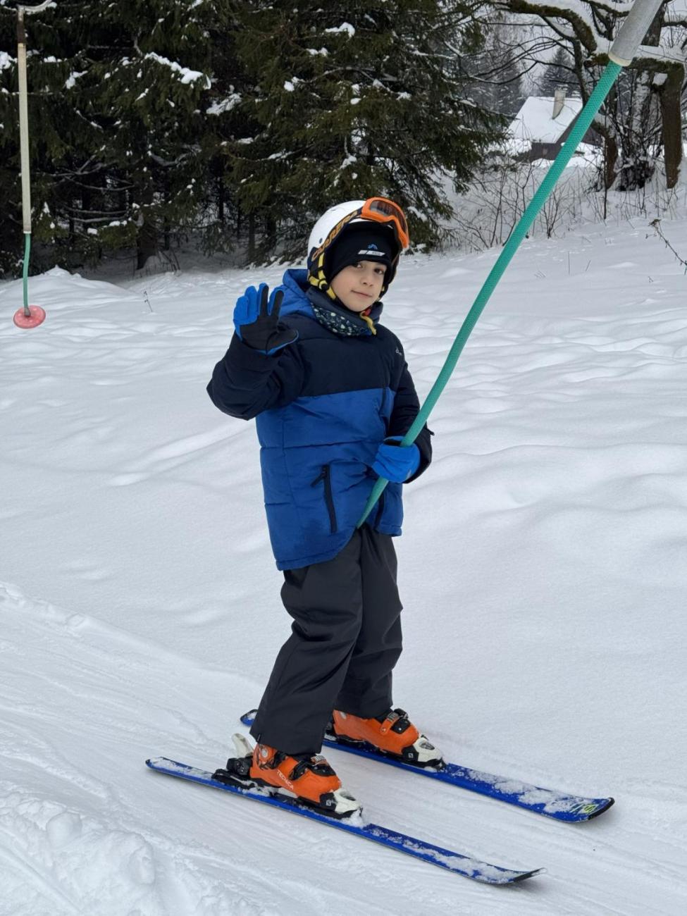 Den plný lyžování