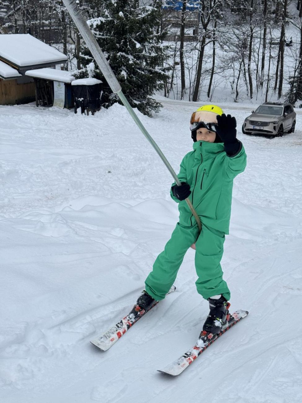 Den plný lyžování