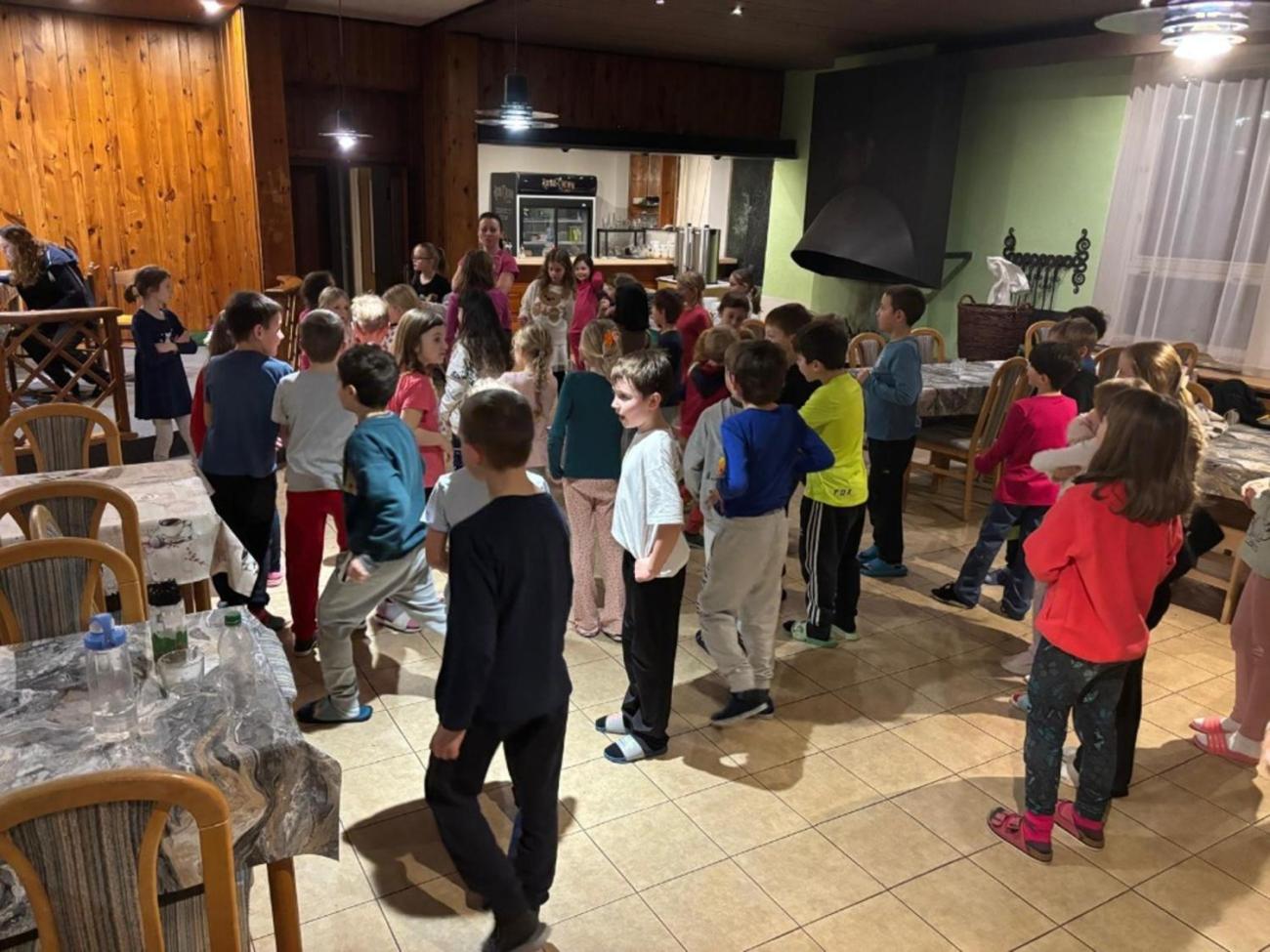 Den plný lyžování