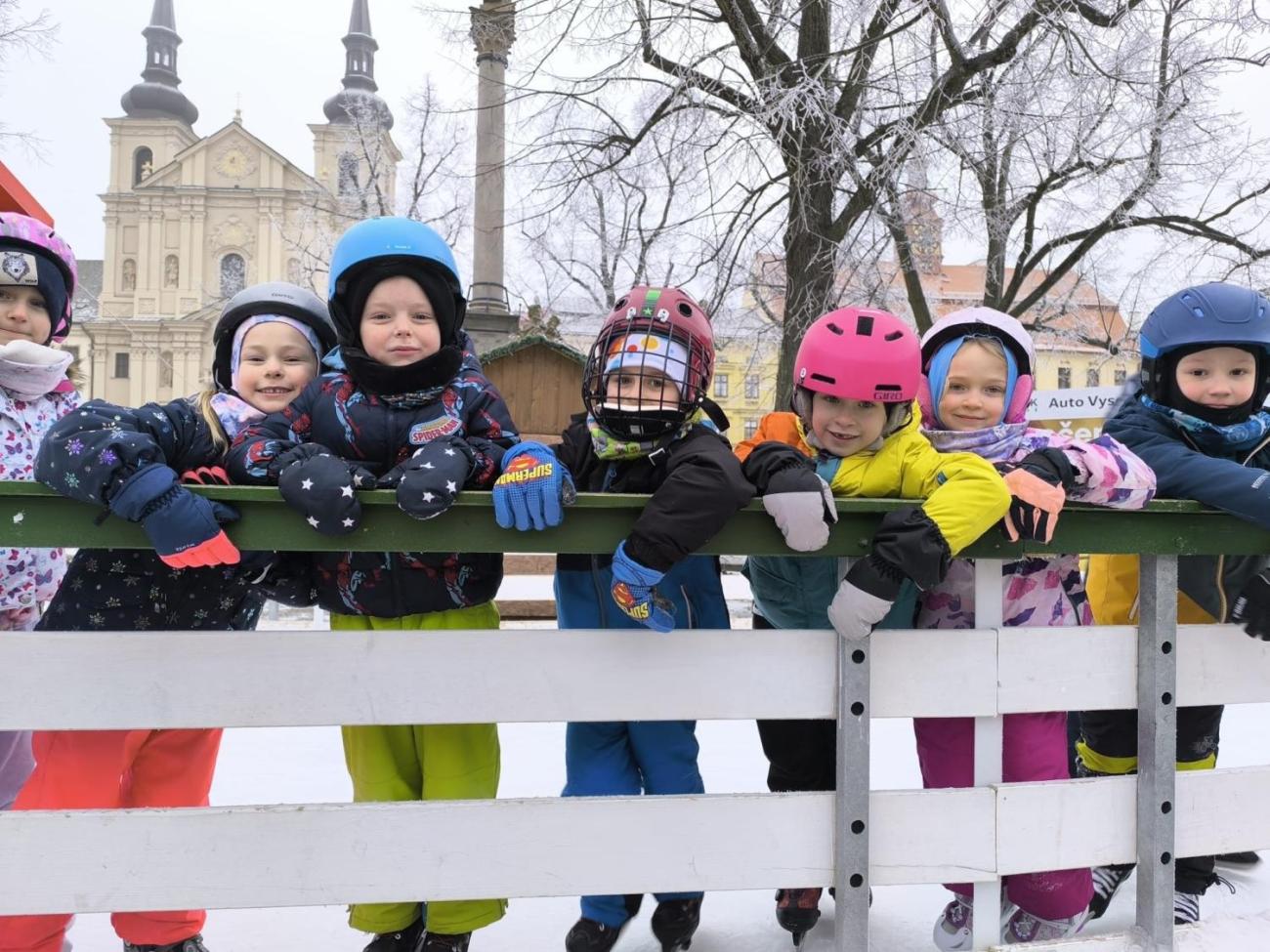 Hodina tělesné výchovy na bruslích 1.A