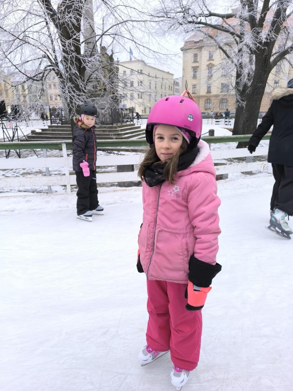 Hodina tělesné výchovy na bruslích 1.A