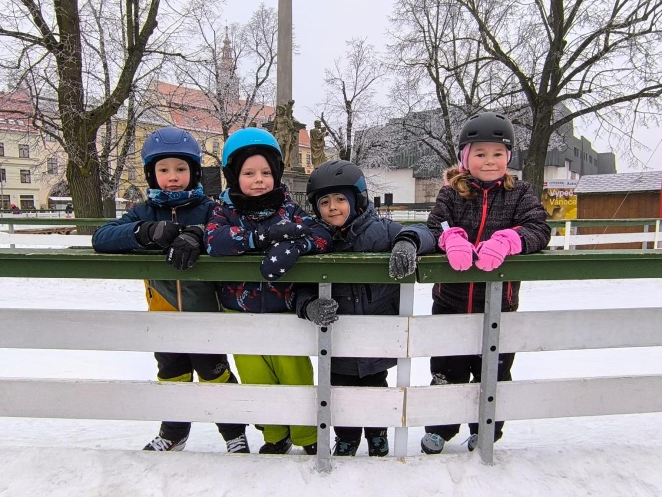 Hodina tělesné výchovy na bruslích 1.A