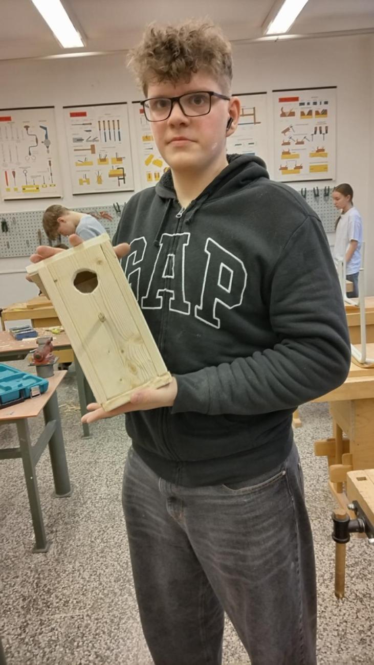 Vyrábíme krmítka i ptačí budky