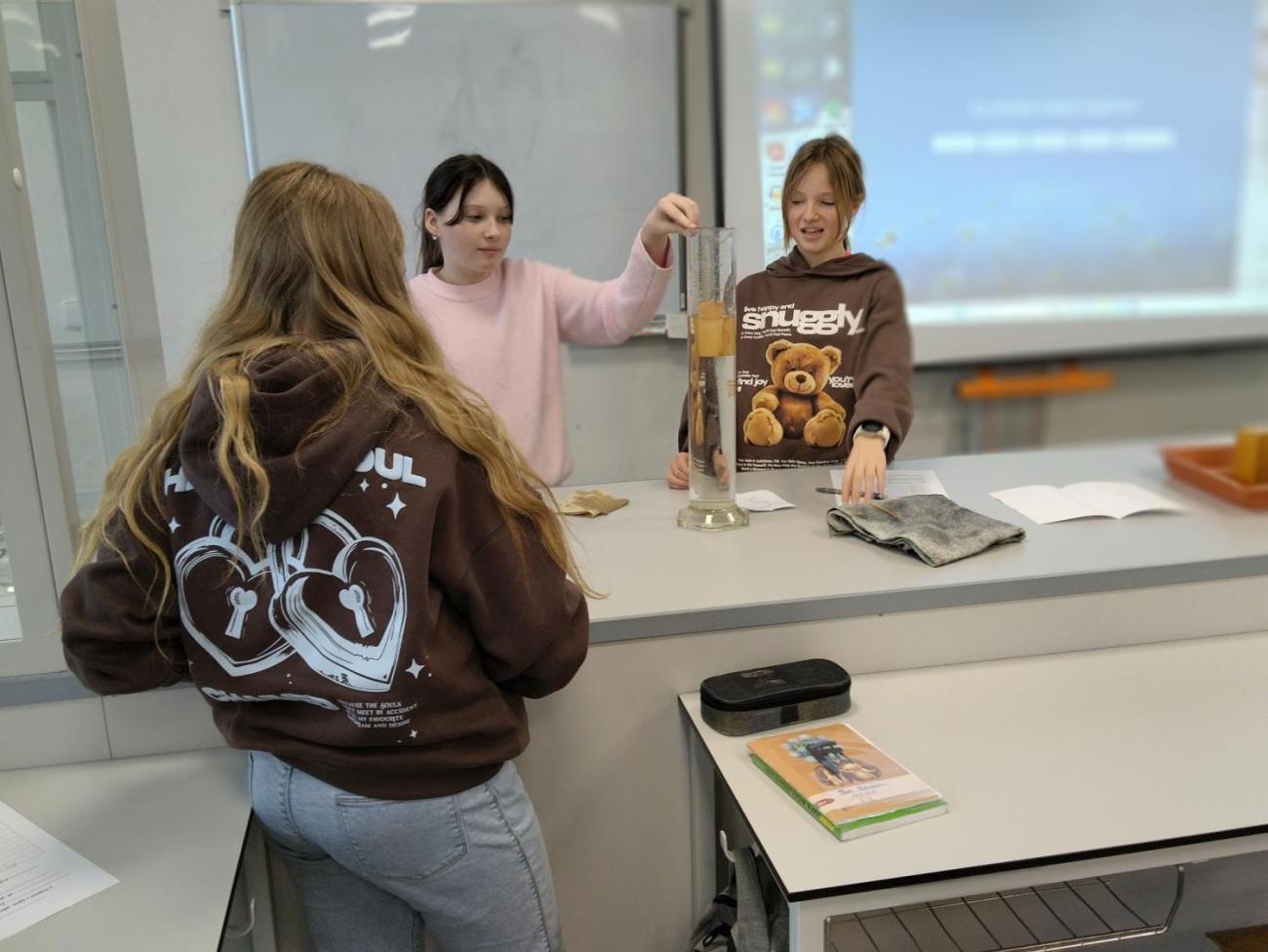 Praktická měření objemu – fyzika, 6. roč.