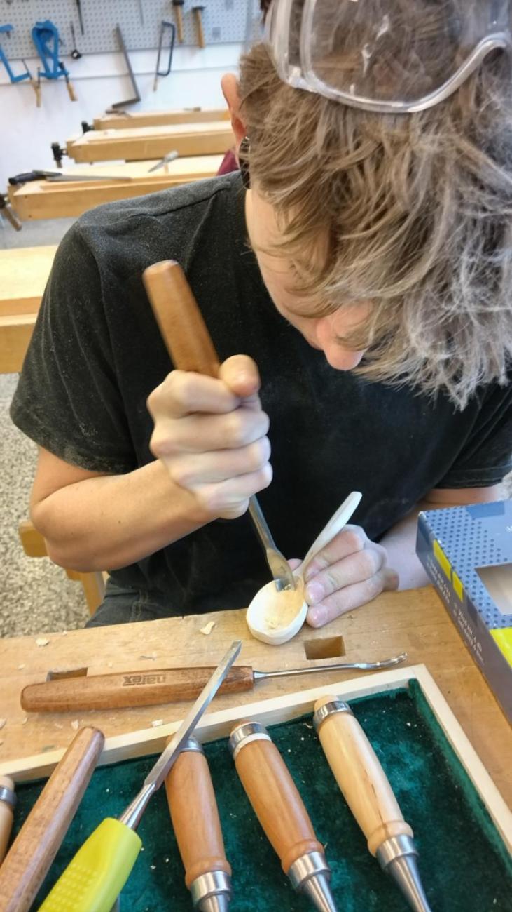 PRÁCE S DŘEVEM – DLABÁNÍ A ZHOTOVENÍ VLASTNÍHO VÝROBKU