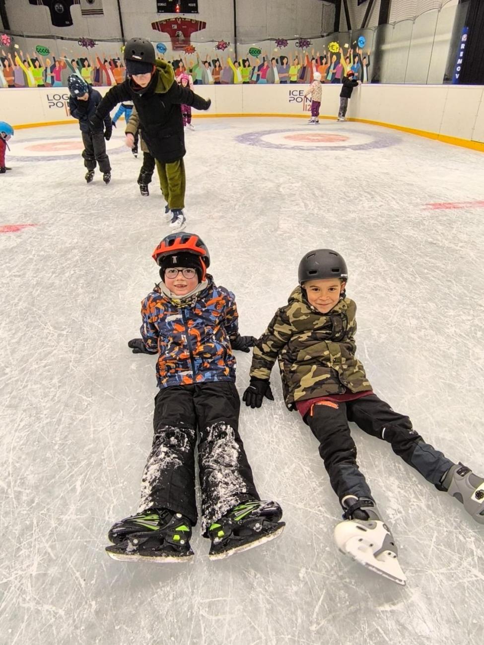 Bruslení 1.A na zimním stadionu ICE POINT 112